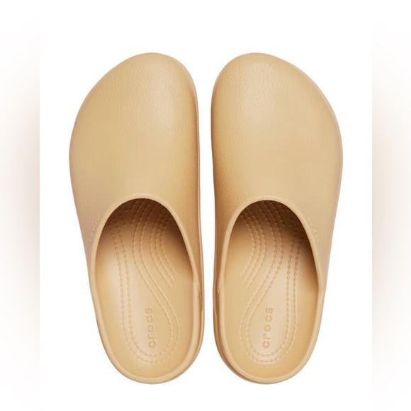 CROCS Shoes - CROCS Wheat Dylan Platform NWT W8